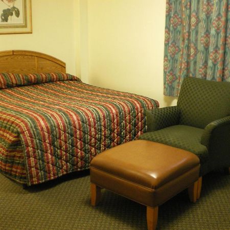 Sun-Dek Motel Медисин Хет Екстериор снимка